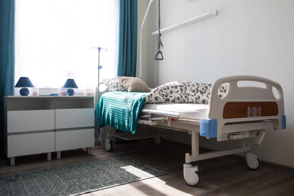 pflegezimmer bett